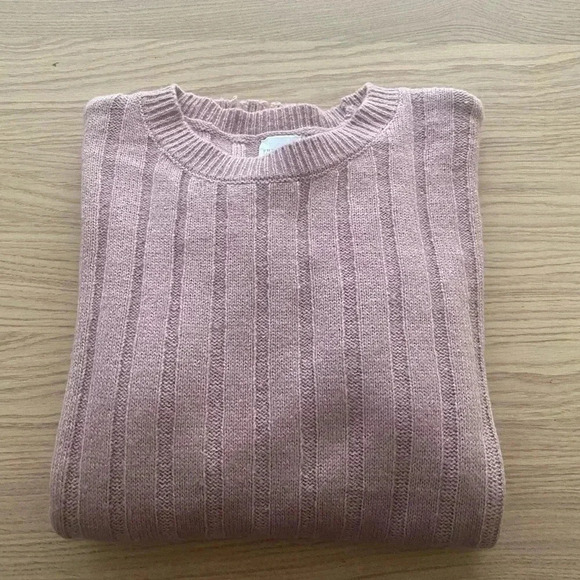 🆕Freshman Pink Distressed Edge Sweater  L🆕 - Picture 7 of 12